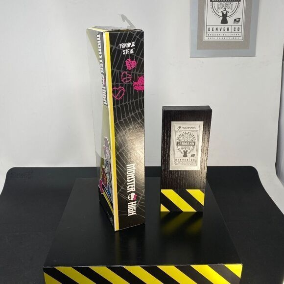 MONSTER HIGH® “FRANKIE STEIN®” Skullette™Series NEW-in-BOX - Picture 5 of 9